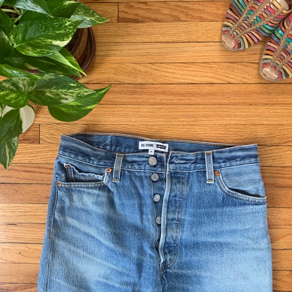 PERFECT BLUE DENIM Re/Done size 26 Jeans 💫